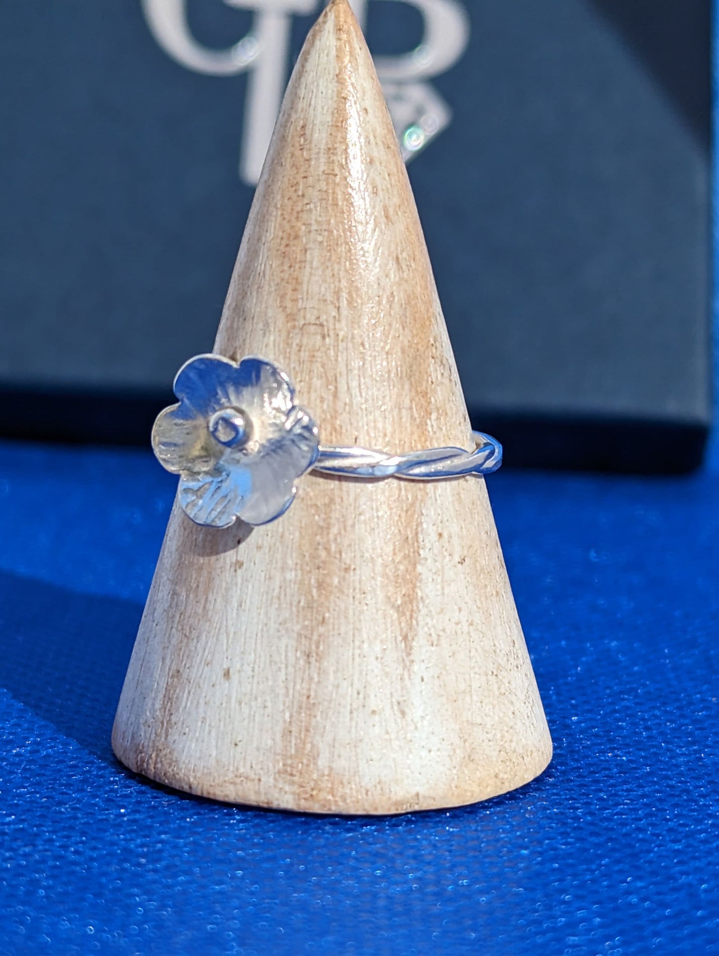 Sterling silver Handmade Flower ring- Twisted Vine Band